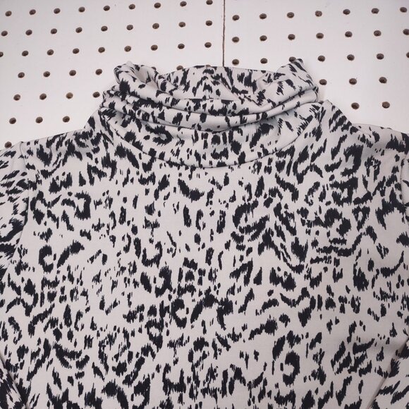 Simpli High Neckline, Poly Spandex Blouse, Size 4 - Picture 6 of 8